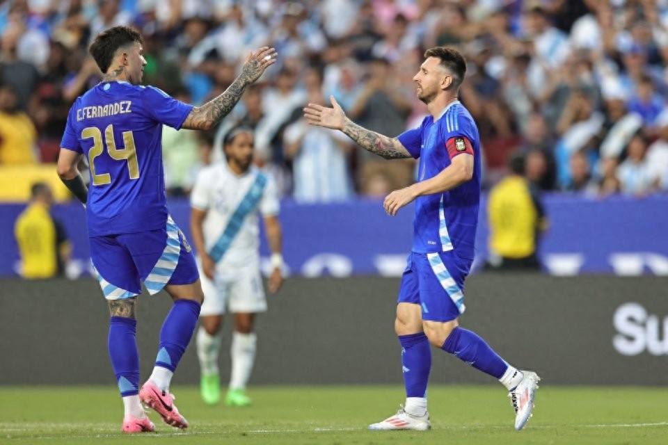 阿根廷足球队豪取胜利，震撼对手