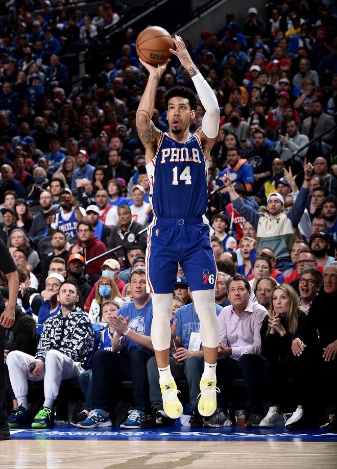 狼堡球员伤愈复出,备战下一场比赛复出 狼堡球员伤愈复出,备战下一场比赛复出