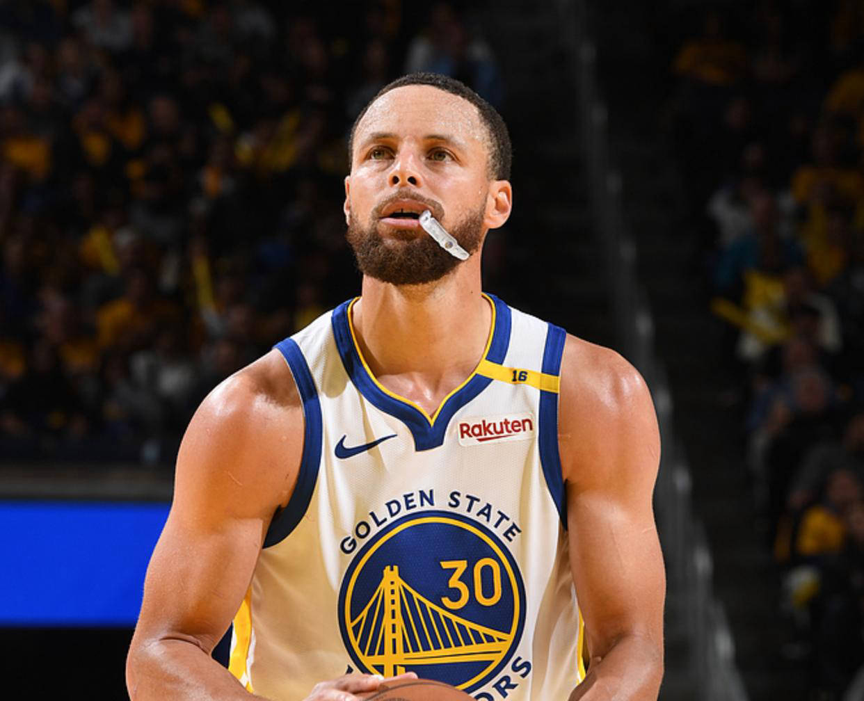 灰熊逆转火箭,库里点燃赛场 灰熊逆转火箭,库里点燃赛场