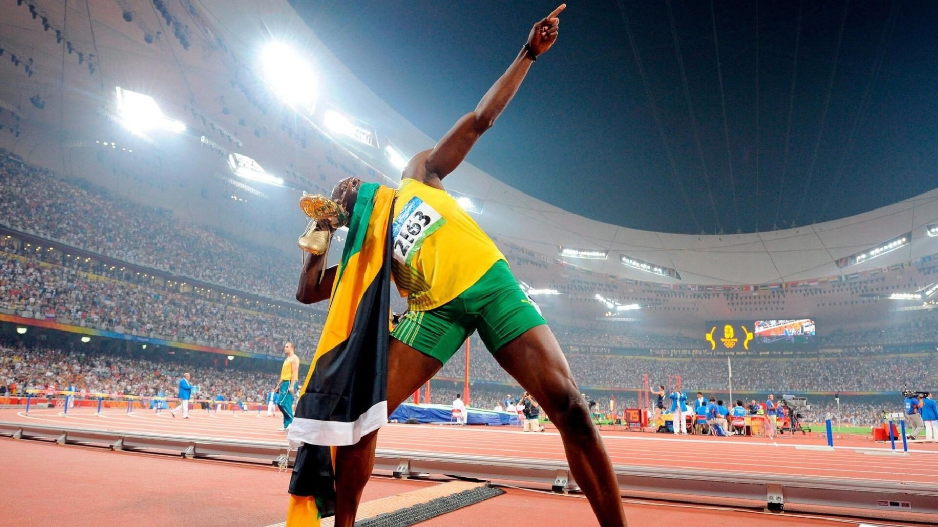 拜仁终结利物浦，李刚仁成为关键先生